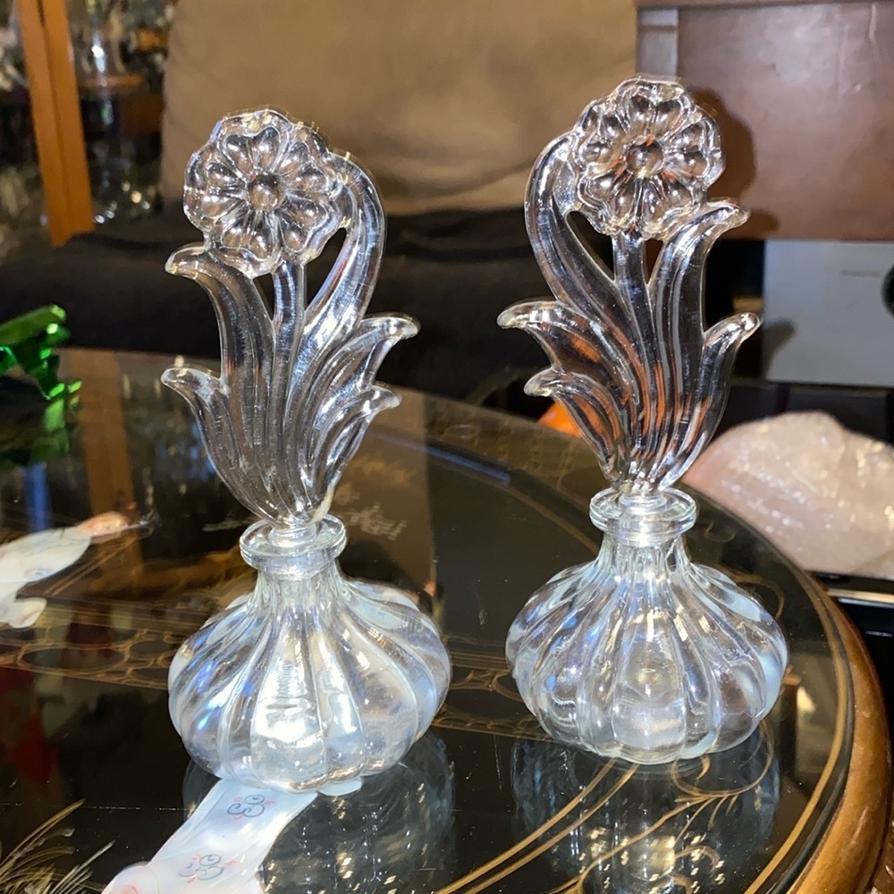 Vintage Lady Berkshire Clear Glass Perfume Bottle with Flower Stopper
